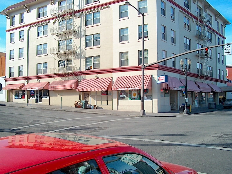 Portland, OR Commercial Awnings